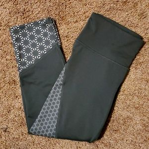 C9 by Champion capri leggings, size XS.  Green with white pattern.